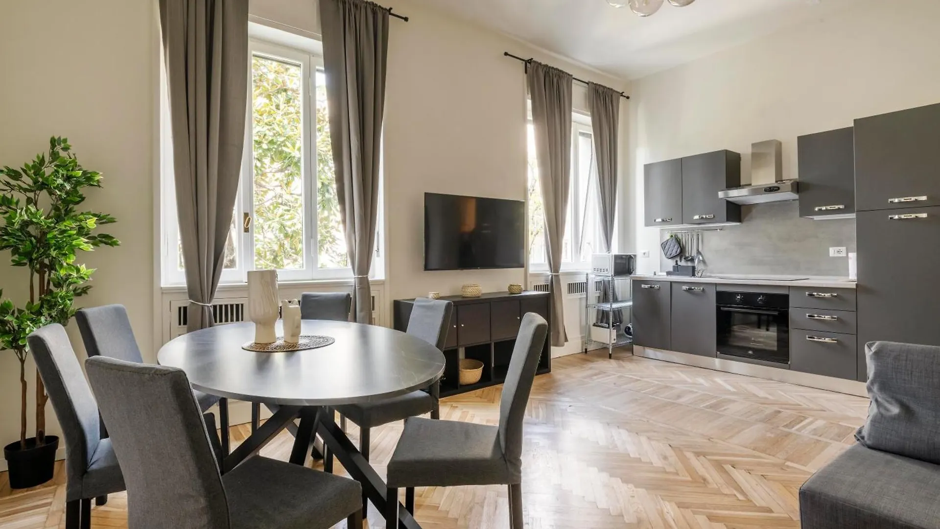 Elegant Brand New Apartments Near Duomo Milánó