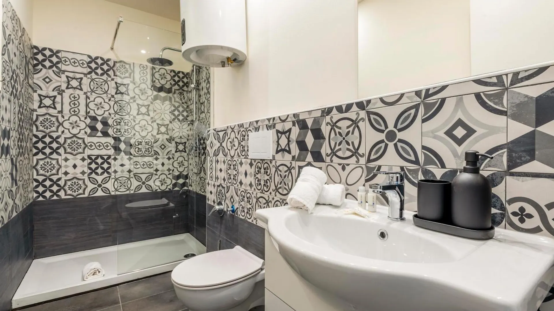 Elegant Brand New Apartments Near Duomo Milan